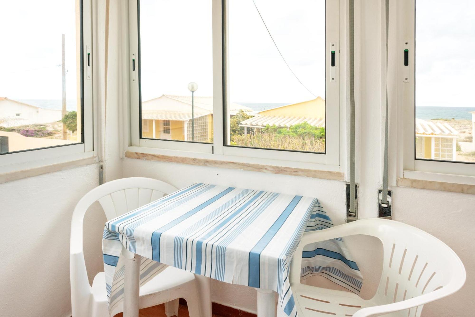 Blife Faro Beach Hostel & Rooms Экстерьер фото