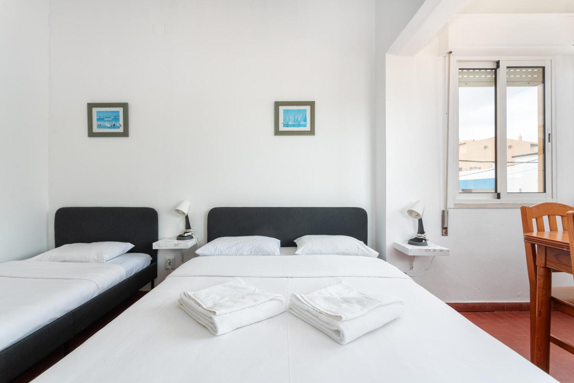 Blife Faro Beach Hostel & Rooms Экстерьер фото