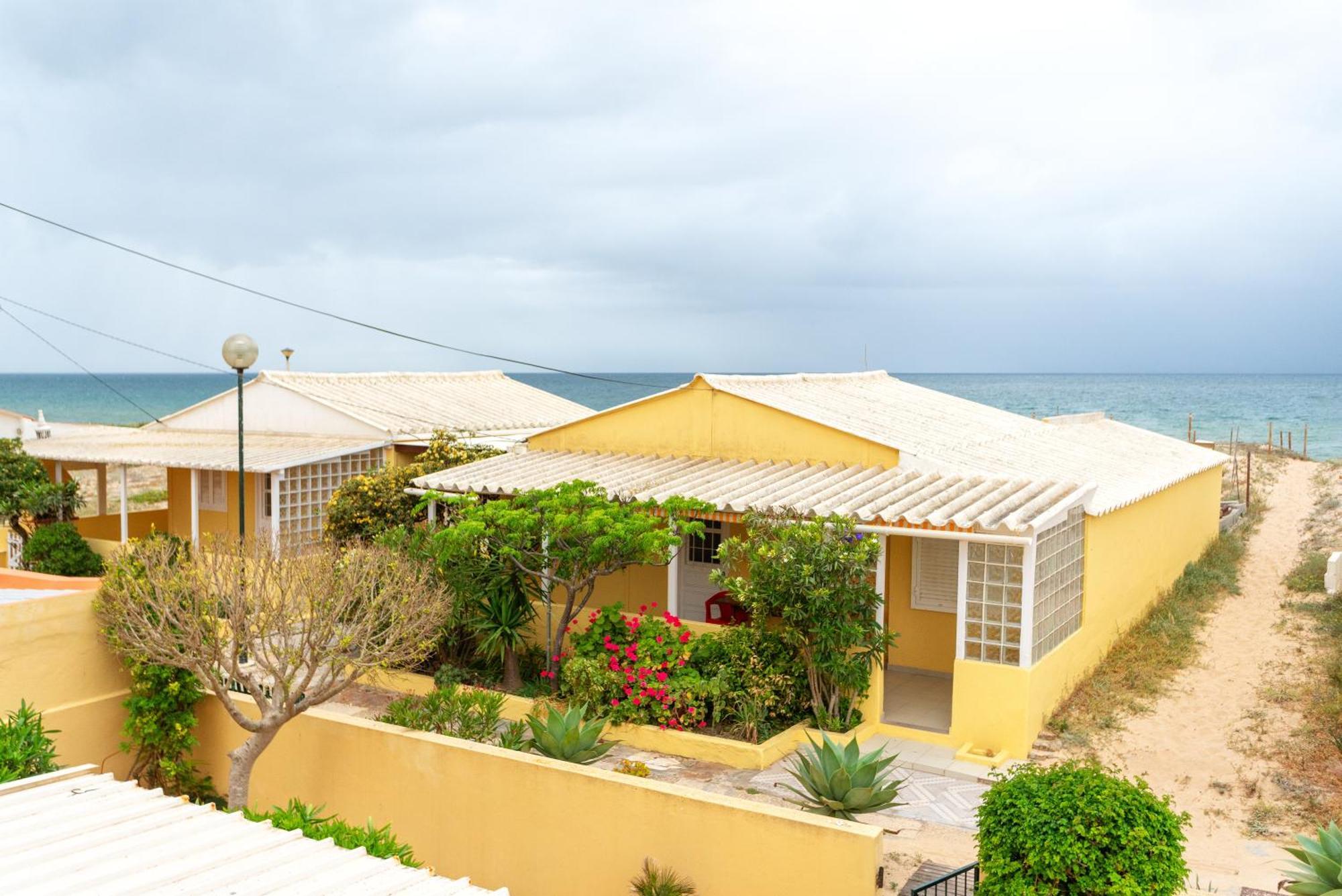 Blife Faro Beach Hostel & Rooms Экстерьер фото