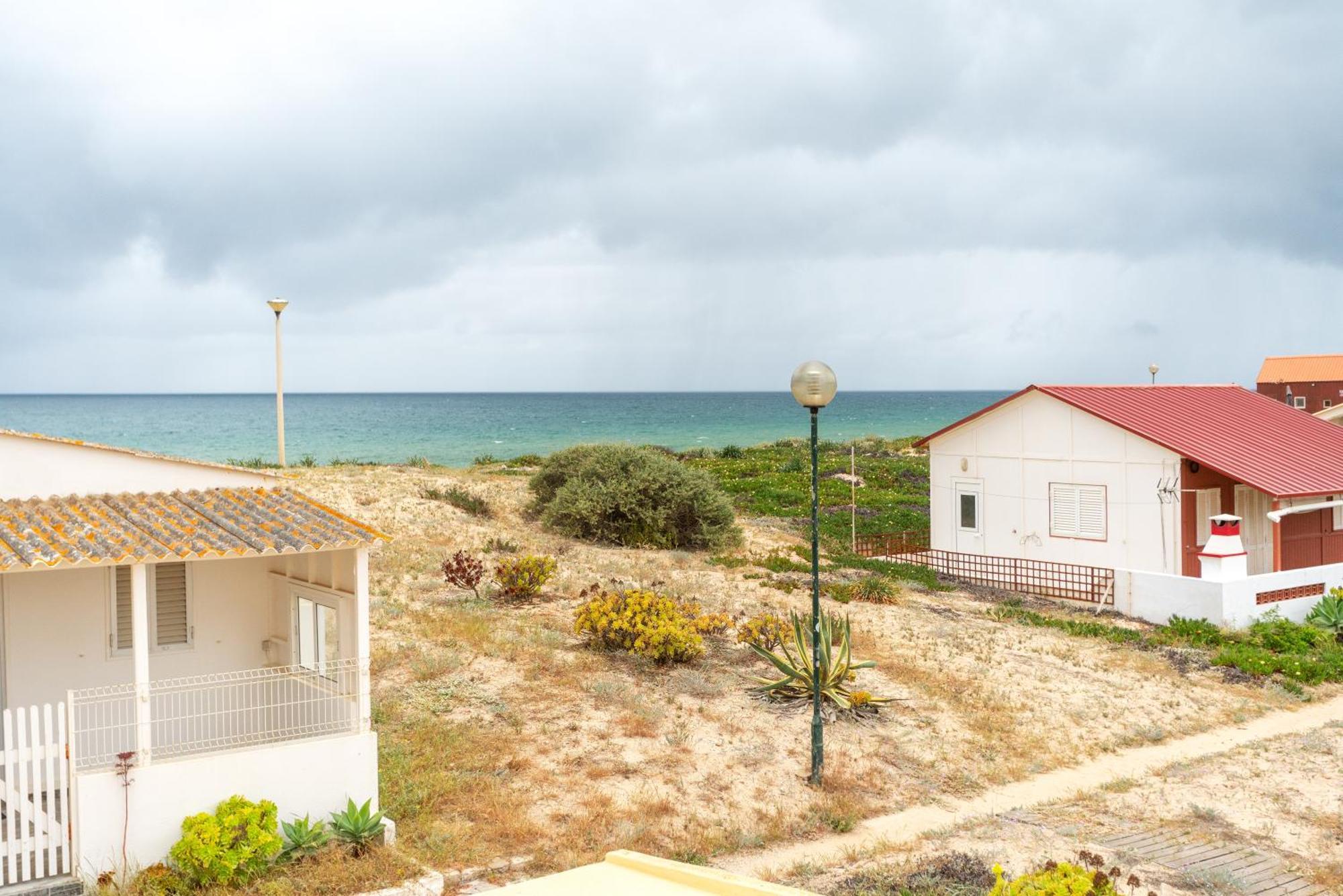 Blife Faro Beach Hostel & Rooms Экстерьер фото